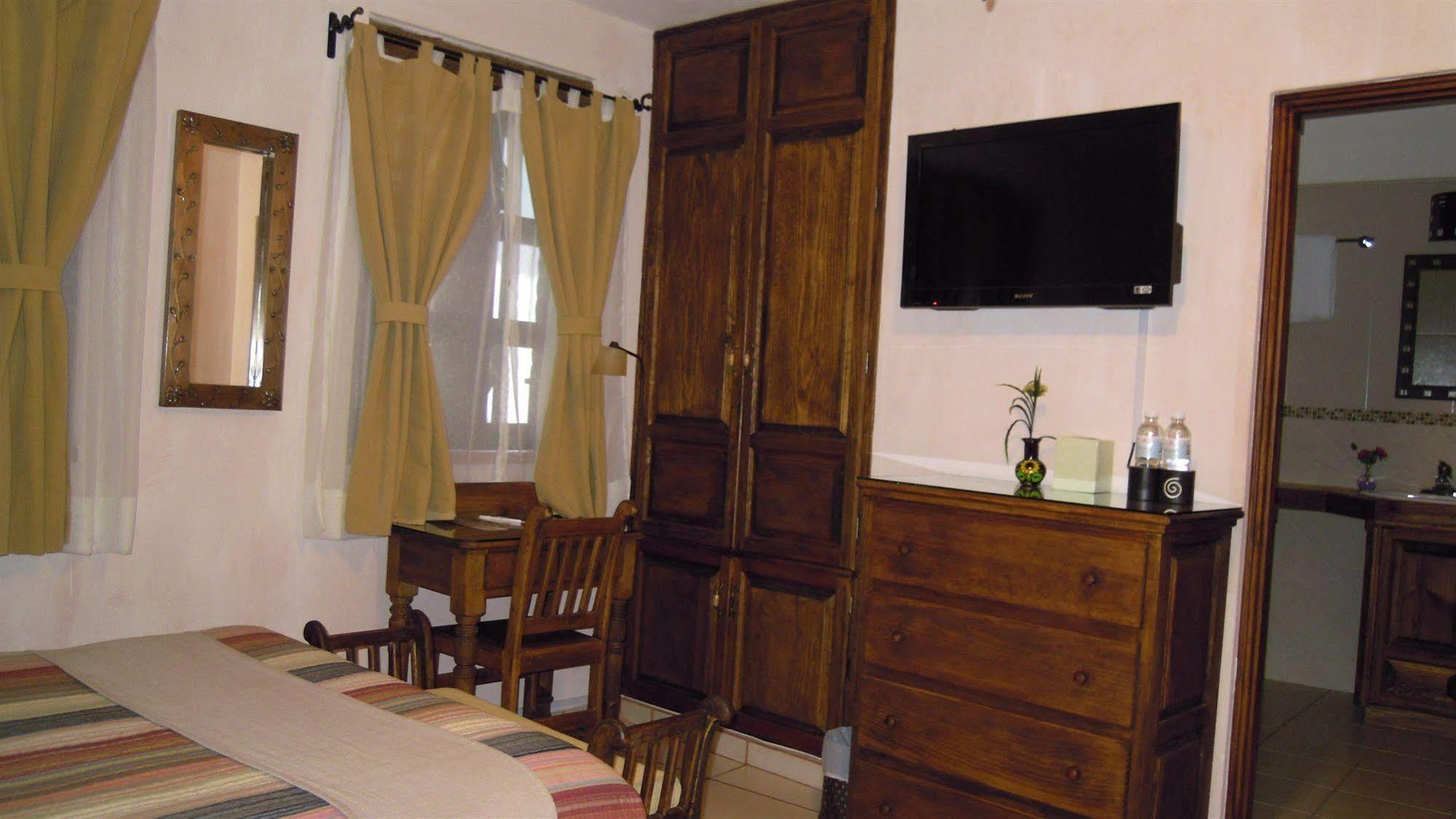 La Casa Del Laurel Hotell Taxco de Alarcon Exteriör bild