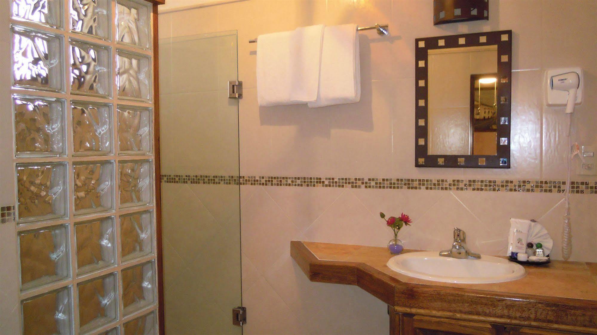 La Casa Del Laurel Hotell Taxco de Alarcon Exteriör bild