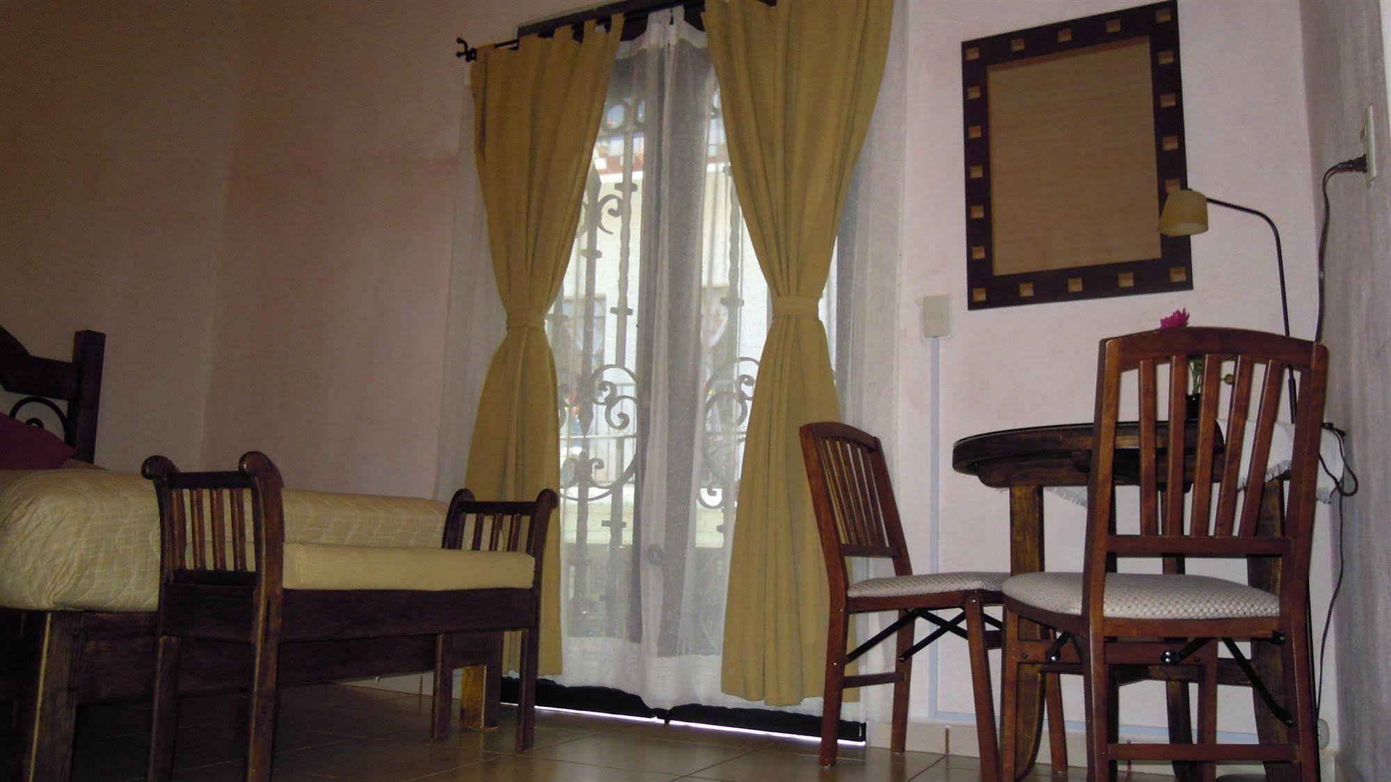La Casa Del Laurel Hotell Taxco de Alarcon Exteriör bild
