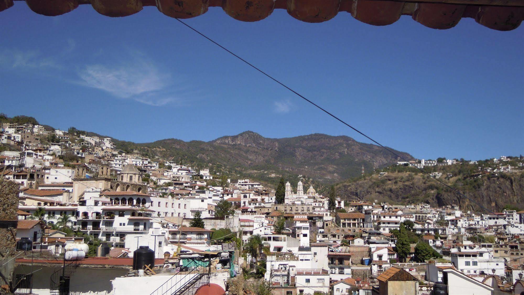 La Casa Del Laurel Hotell Taxco de Alarcon Exteriör bild