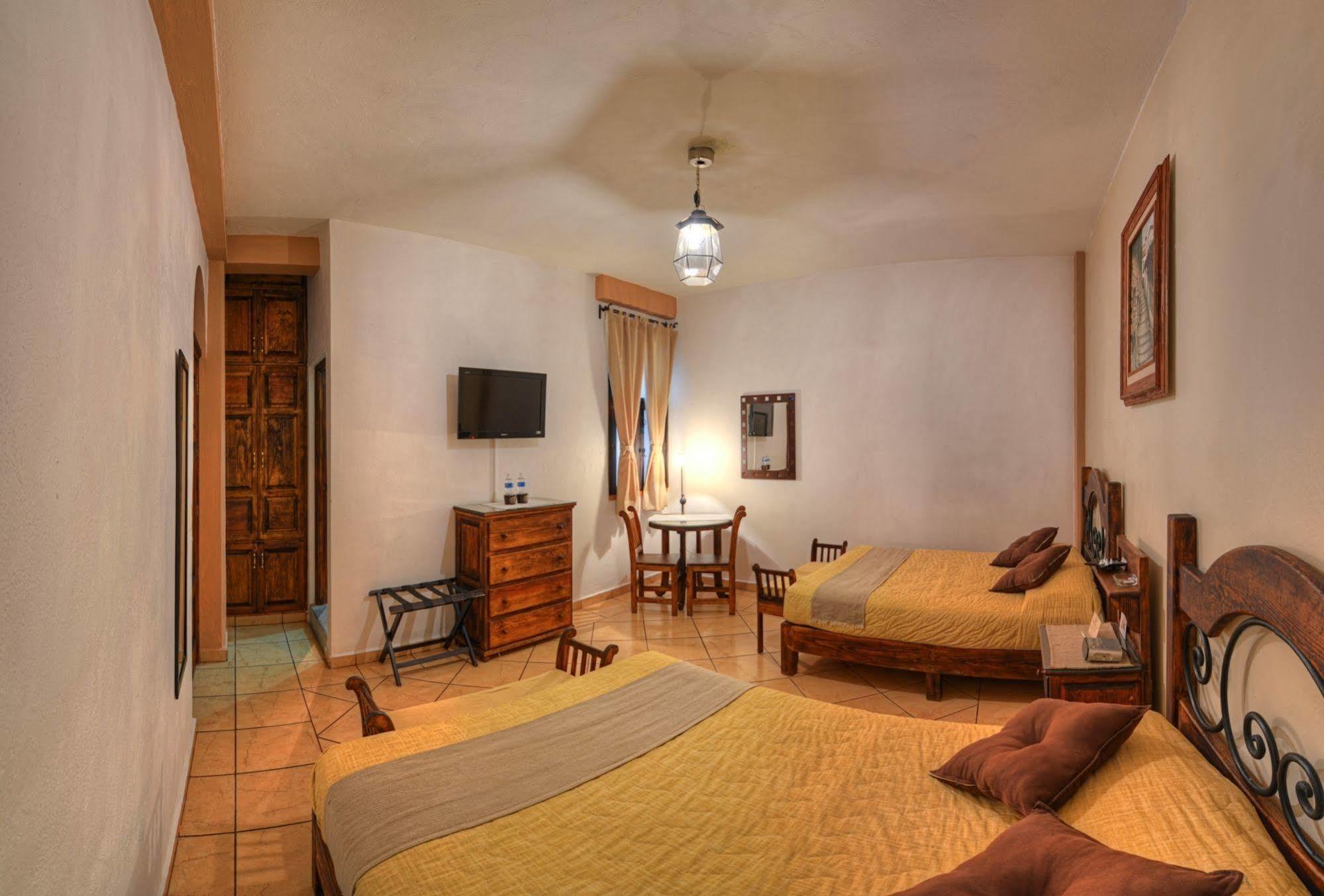 La Casa Del Laurel Hotell Taxco de Alarcon Exteriör bild